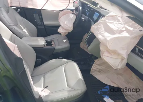 2015 Tesla Model S 70D/85D/P85D z USA, uszkodzony, nr VIN 5YJSA1E22FF110855